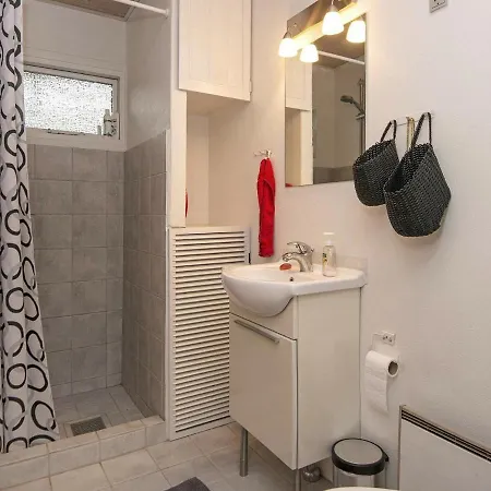 5 Person In Bjert Ferienhaus *